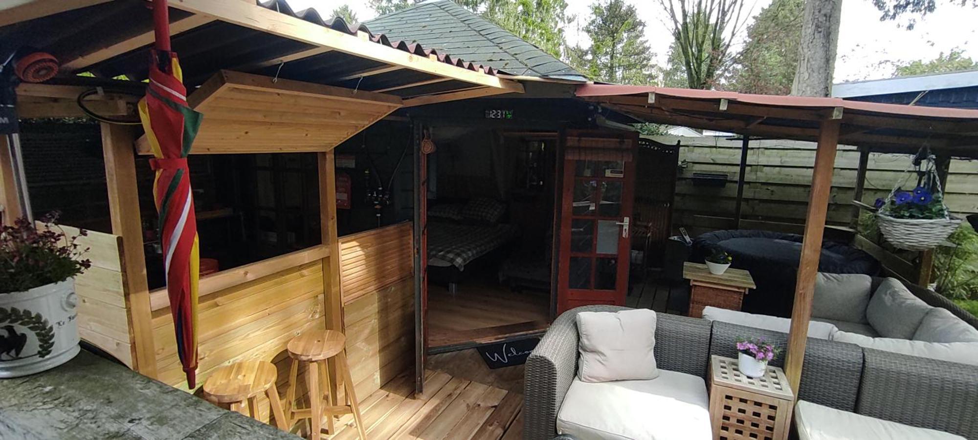 "Tempat Senang" Chalet On The Beautiful Veluwe With Airco Sauna Bbq Jacuzzi Beamer And Dog Putten Exteriör bild