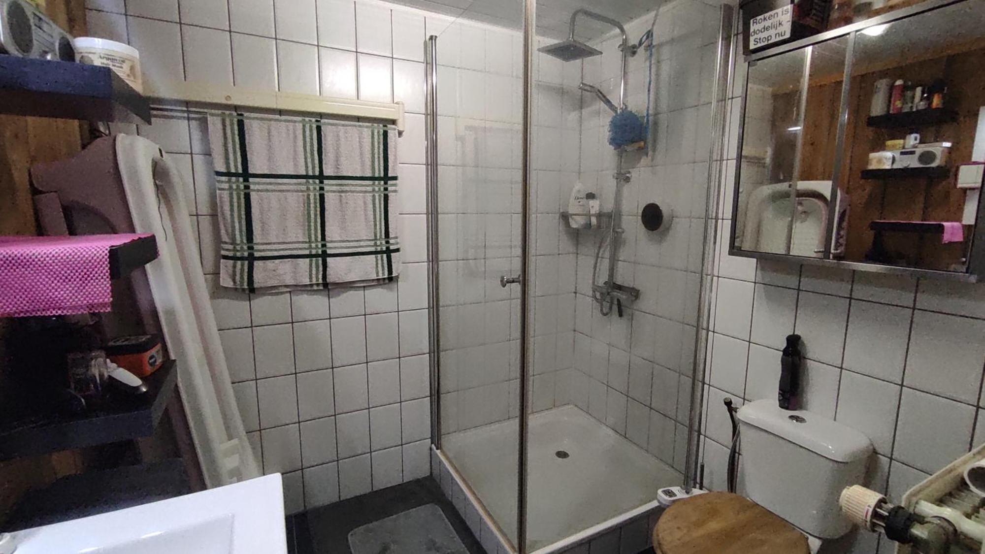 "Tempat Senang" Chalet On The Beautiful Veluwe With Airco Sauna Bbq Jacuzzi Beamer And Dog Putten Exteriör bild