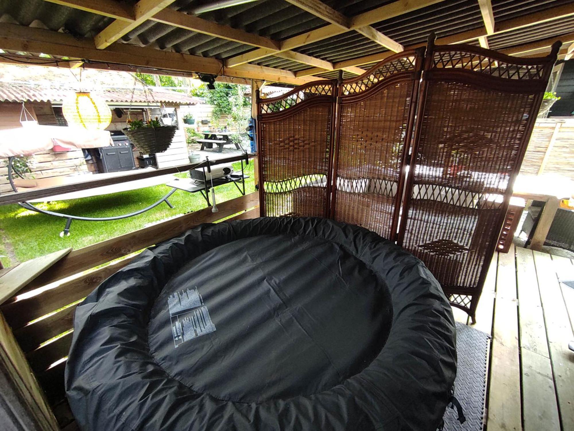 "Tempat Senang" Chalet On The Beautiful Veluwe With Airco Sauna Bbq Jacuzzi Beamer And Dog Putten Exteriör bild