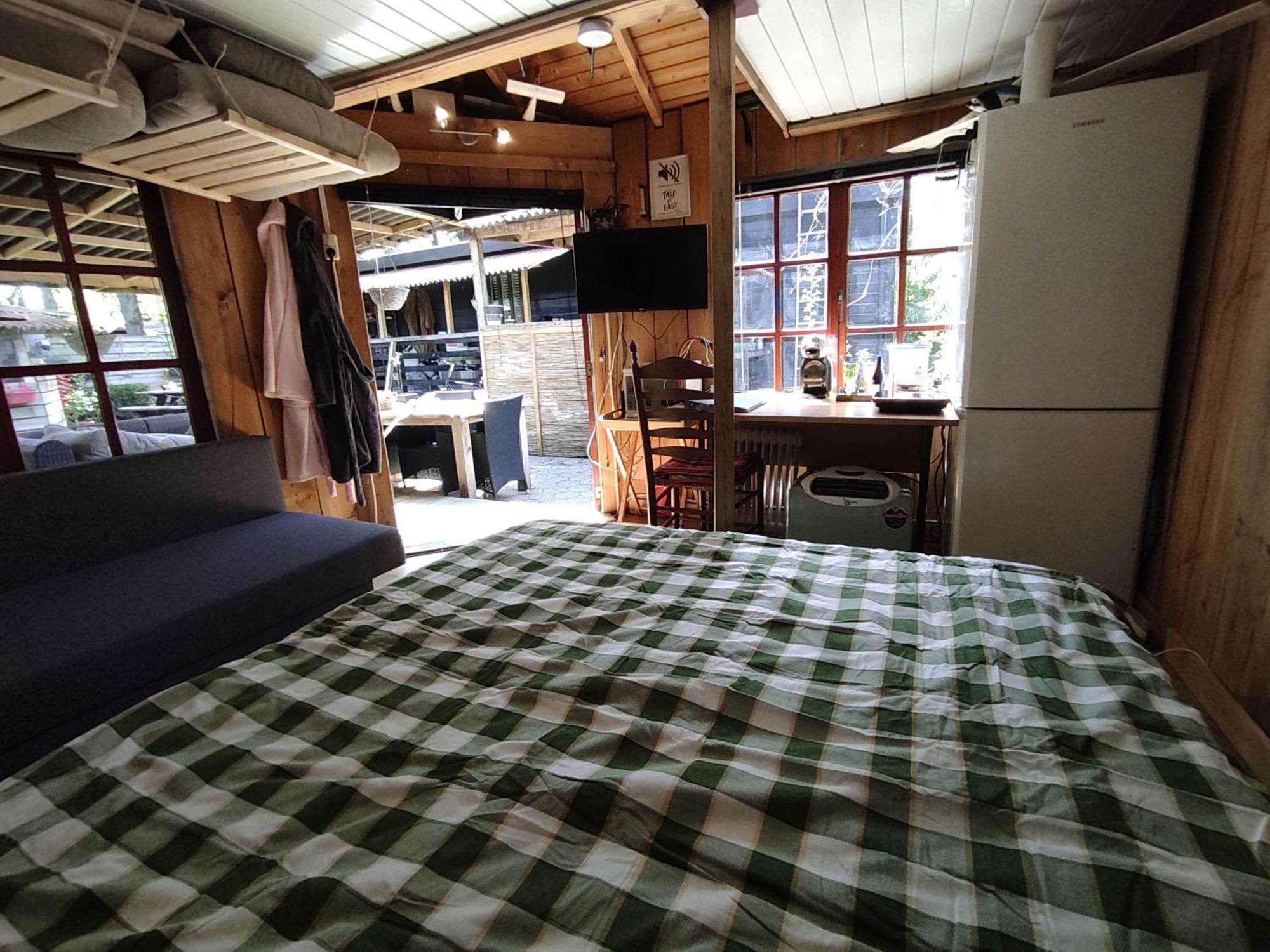 "Tempat Senang" Chalet On The Beautiful Veluwe With Airco Sauna Bbq Jacuzzi Beamer And Dog Putten Exteriör bild