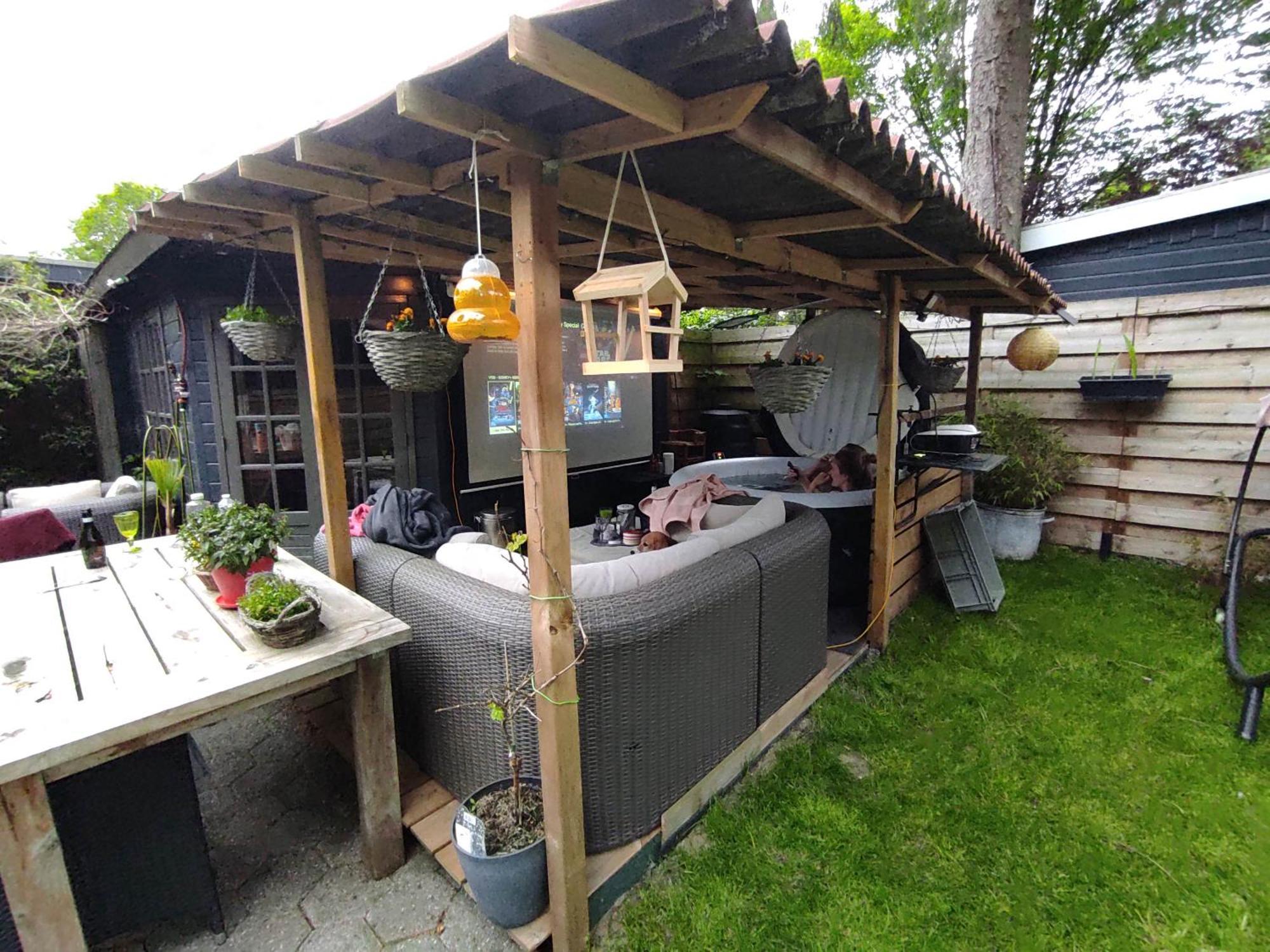 "Tempat Senang" Chalet On The Beautiful Veluwe With Airco Sauna Bbq Jacuzzi Beamer And Dog Putten Exteriör bild