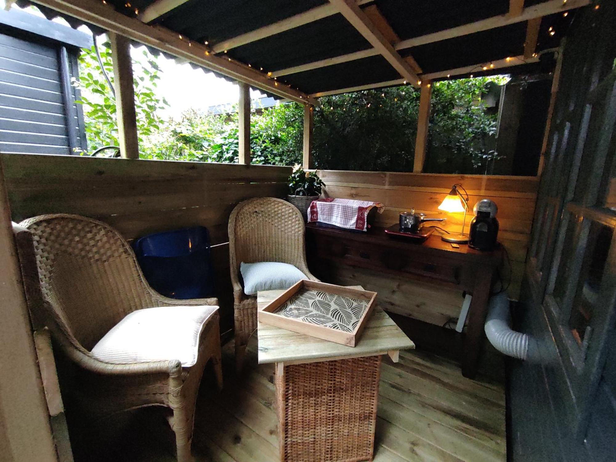 "Tempat Senang" Chalet On The Beautiful Veluwe With Airco Sauna Bbq Jacuzzi Beamer And Dog Putten Exteriör bild